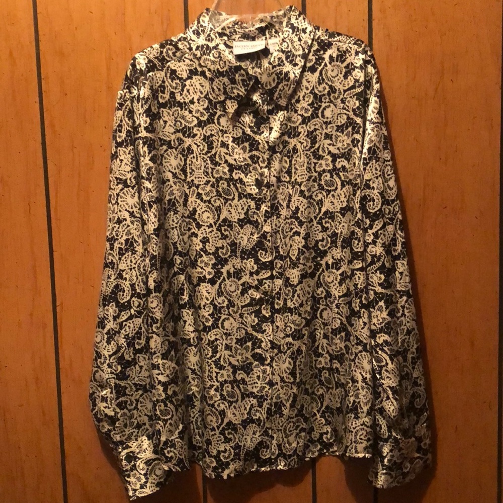 Jaclyn Smith Top. Size L Black and Gold.